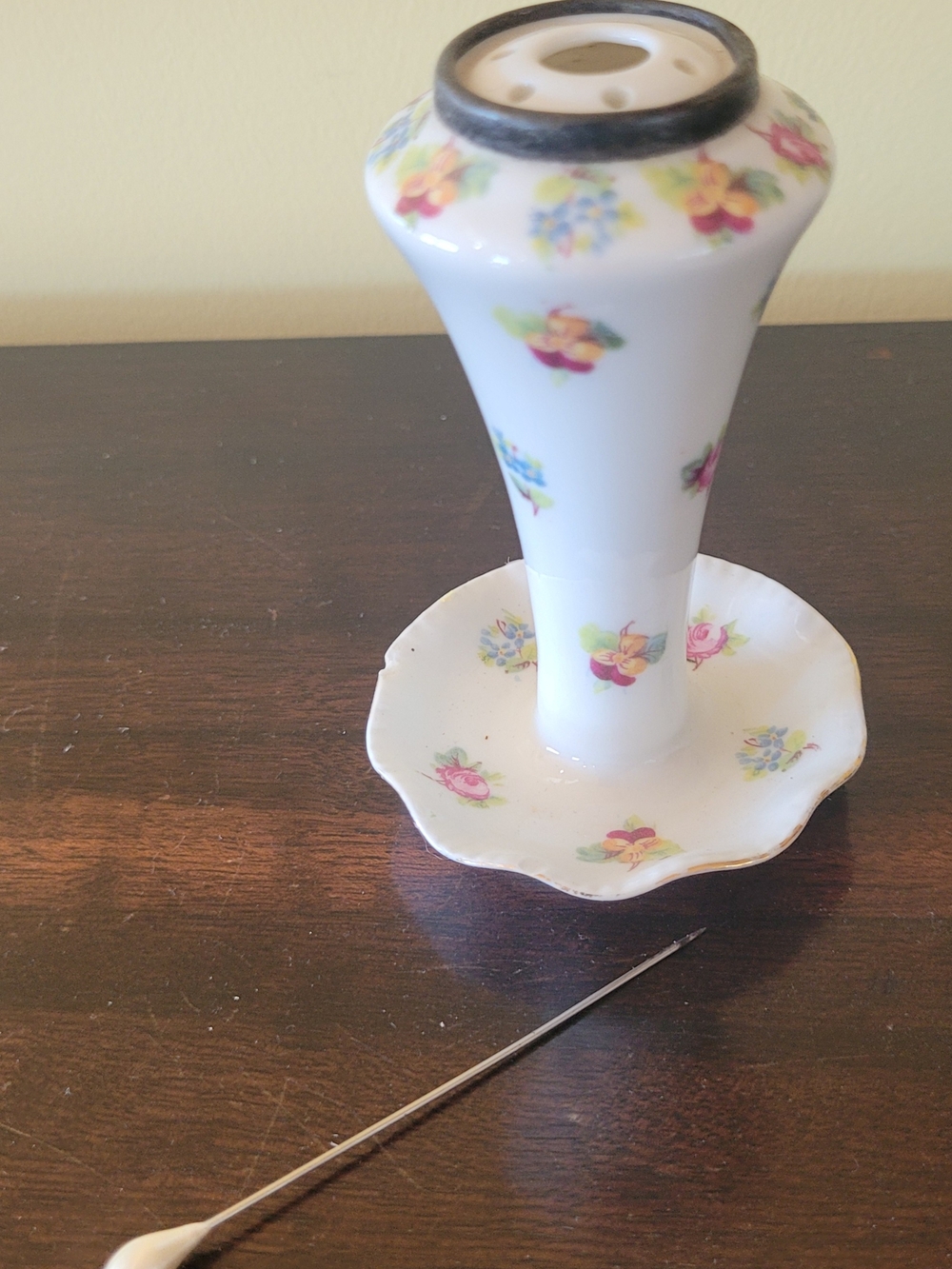 Vintage White Floral Porcelain Hat Pun Holder